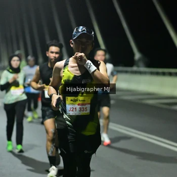 Runner Photo 2104473