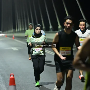 Runner Photo 2104477