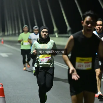 Runner Photo 2104481