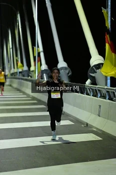 Runner Photo 2104531