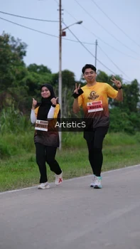 Runner Photo 2104567
