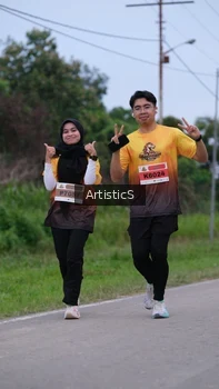 Runner Photo 2104574