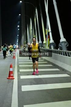 Runner Photo 2104582