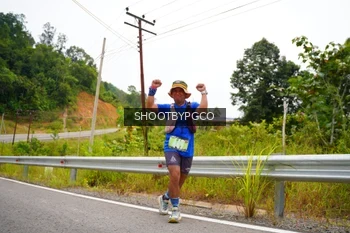 Runner Photo 2104644