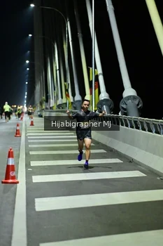 Runner Photo 2104670