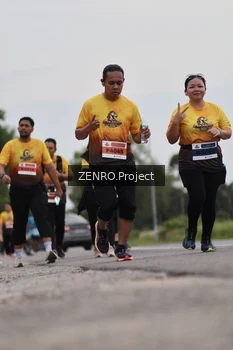 Runner Photo 2104678