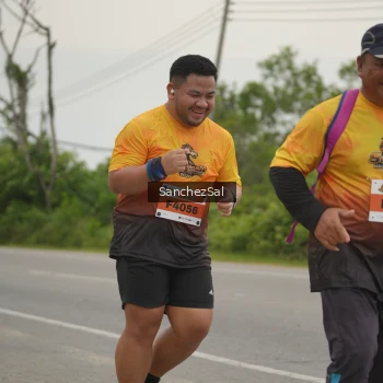 Runner Photo 2104768