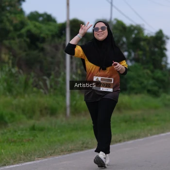 Runner Photo 2104823