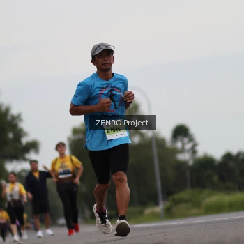 Runner Photo 2104866