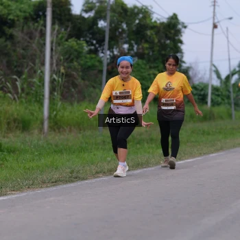 Runner Photo 2104876