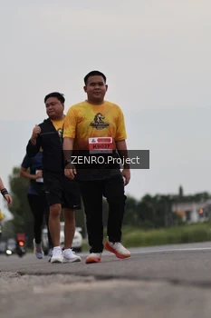 Runner Photo 2104990