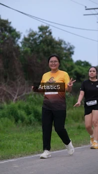 Runner Photo 2105006