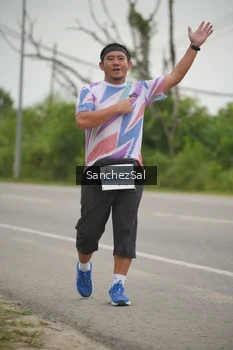 Runner Photo 2105012