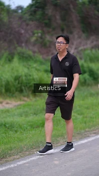 Runner Photo 2105145