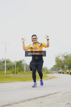 Runner Photo 2105180