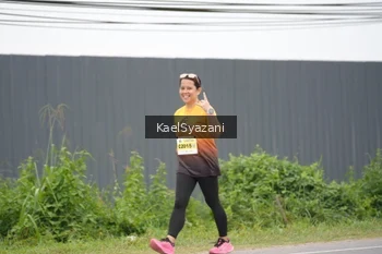 Runner Photo 2105191
