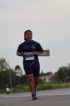 Runner Photo 2105211