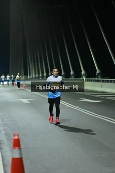Runner Photo 2105246
