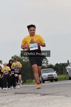 Runner Photo 2105450