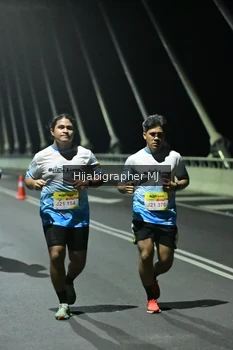 Runner Photo 2105453