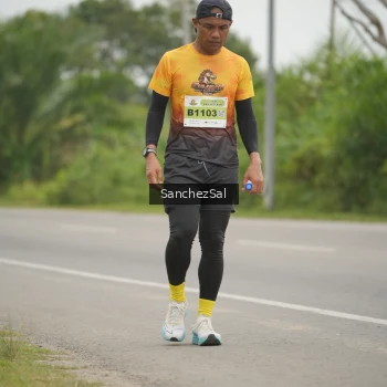 Runner Photo 2105769