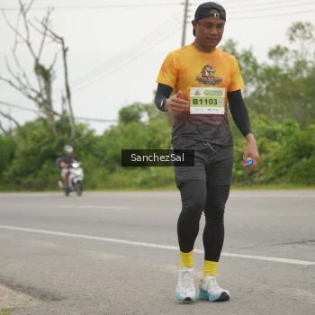 Runner Photo 2105823