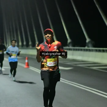 Runner Photo 2105863