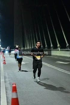 Runner Photo 2105902