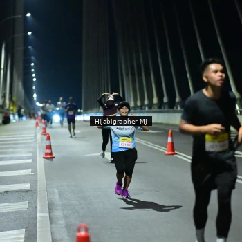 Runner Photo 2105918