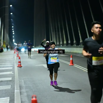 Runner Photo 2105924