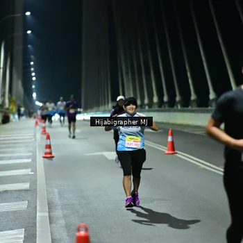 Runner Photo 2105932