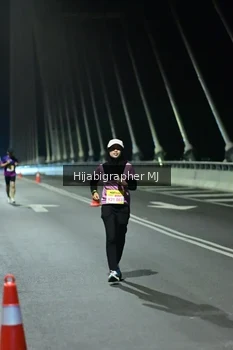 Runner Photo 2105955