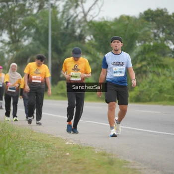 Runner Photo 2105959