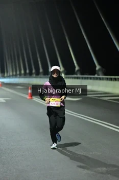 Runner Photo 2105973