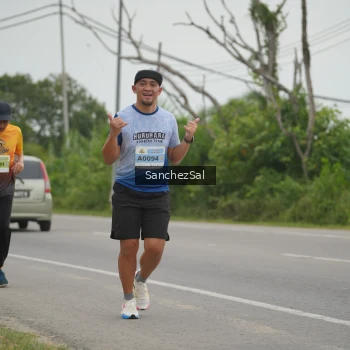 Runner Photo 2105981