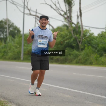 Runner Photo 2105996