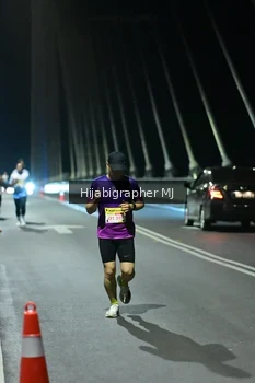 Runner Photo 2106014
