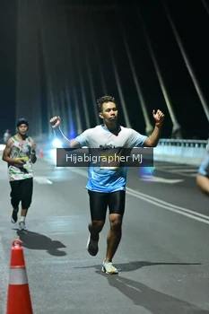 Runner Photo 2106062