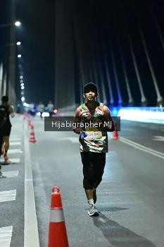 Runner Photo 2106091