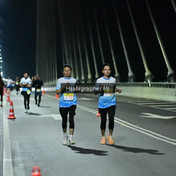 Runner Photo 2106114