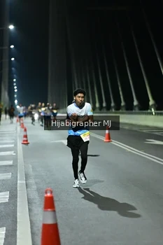 Runner Photo 2106143