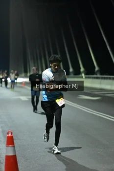 Runner Photo 2106160