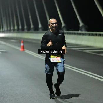 Runner Photo 2106194
