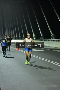 Runner Photo 2106224