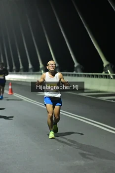 Runner Photo 2106243