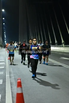 Runner Photo 2106256