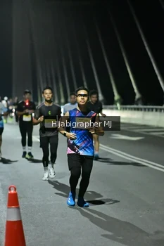 Runner Photo 2106274