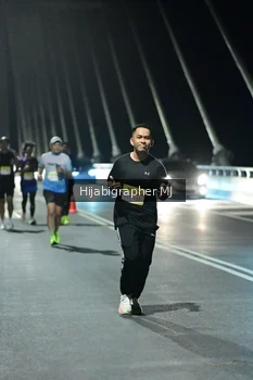 Runner Photo 2106384
