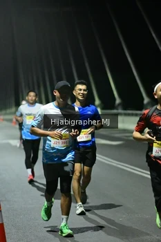 Runner Photo 2106996