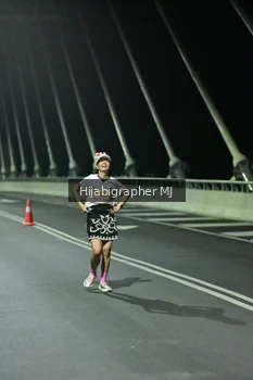 Runner Photo 2107021